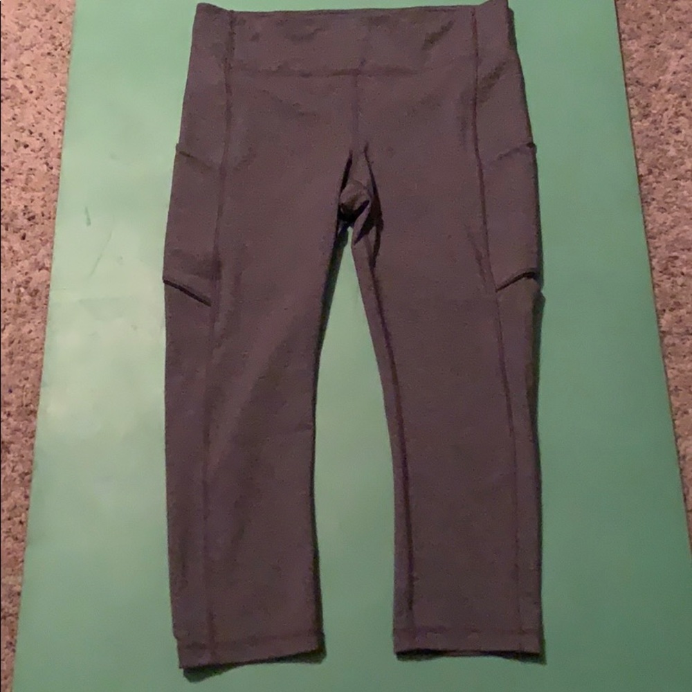 Lululemon Capri length! Like new!! Size 10